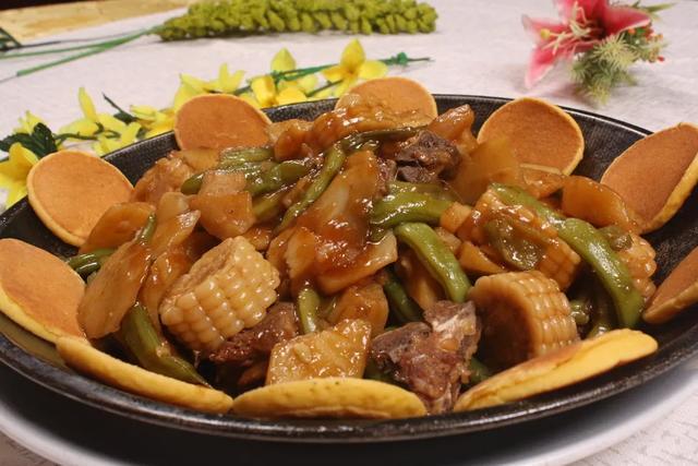 领略铁锅炖菜的独特韵味：传统工艺与丰富口味的完美融合